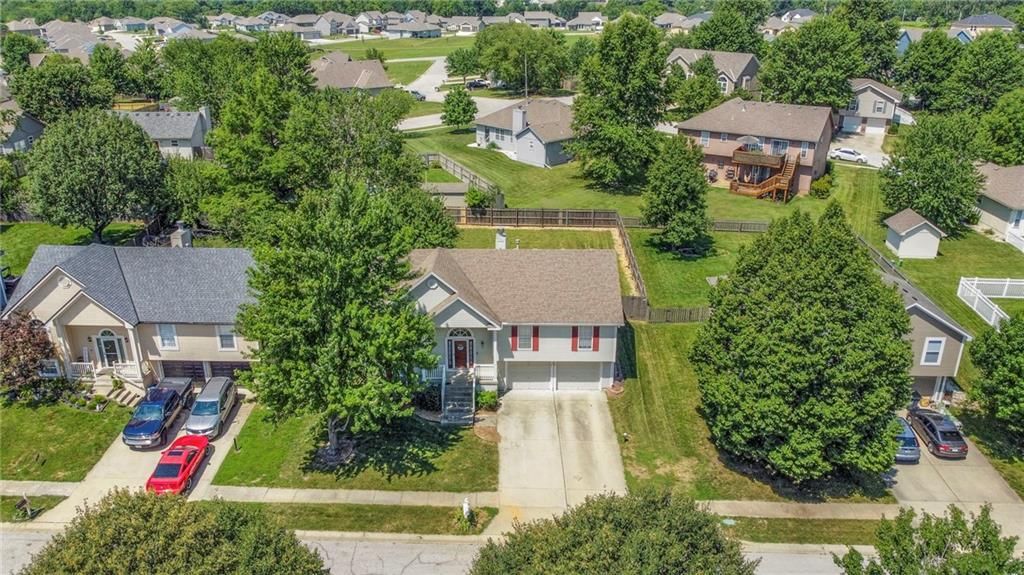 2319 NE Maybrook Drive — photo 41