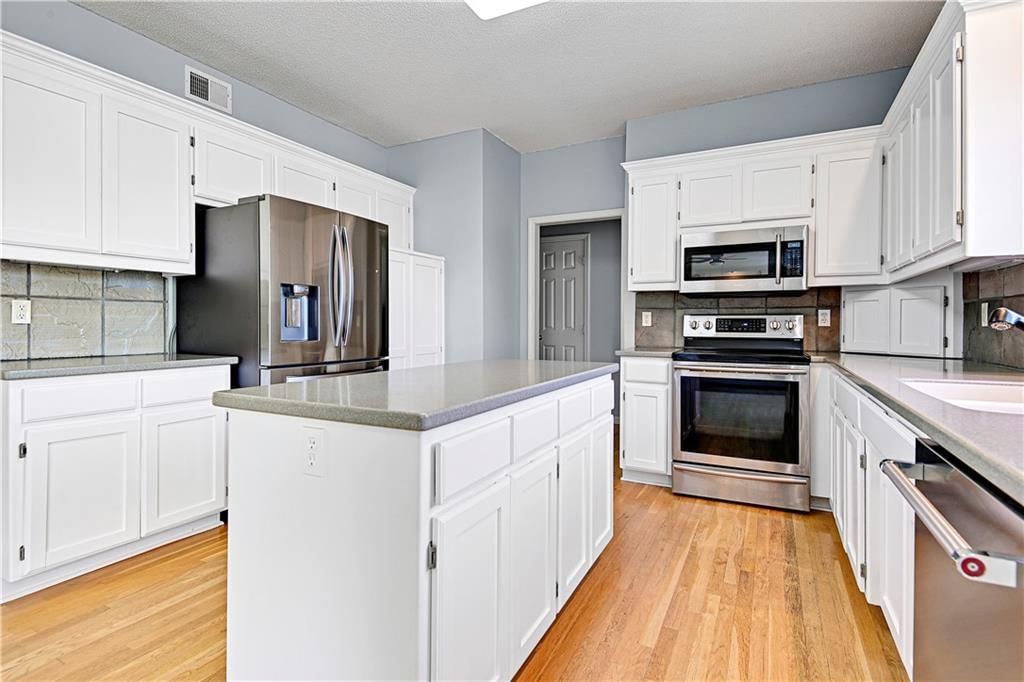 15833 ROSEWOOD Street — photo 15