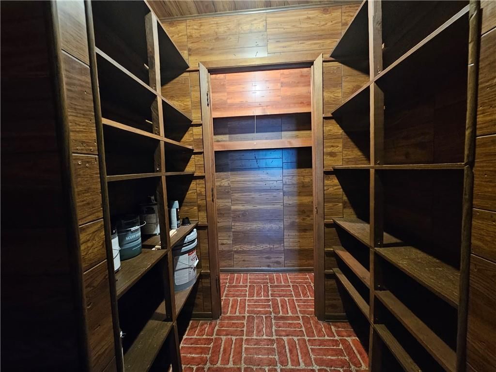 102 N Cherokee Street — photo 13