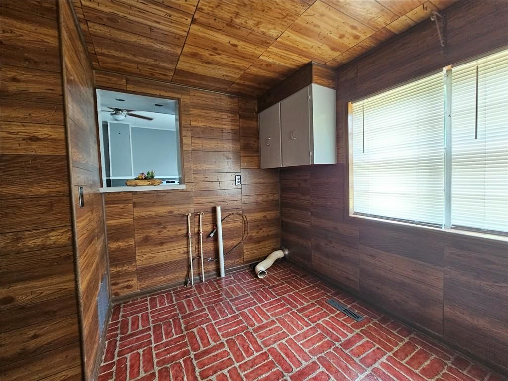 102 N Cherokee Street — photo 15