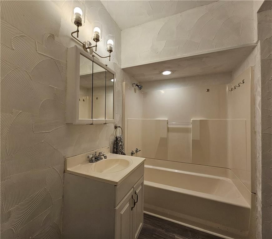 102 N Cherokee Street — photo 19