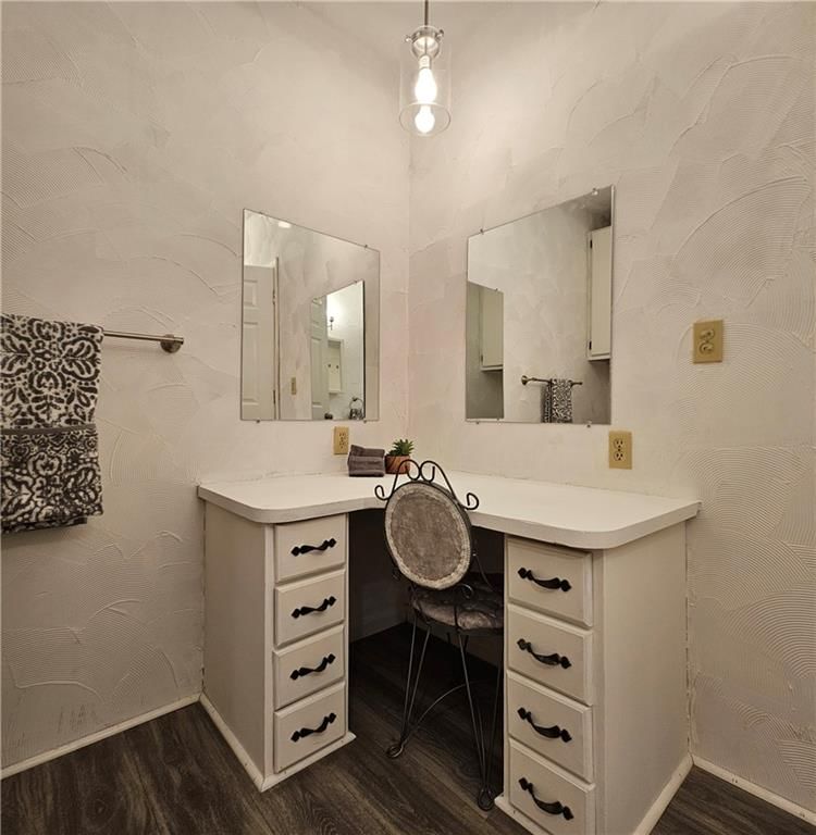102 N Cherokee Street — photo 20