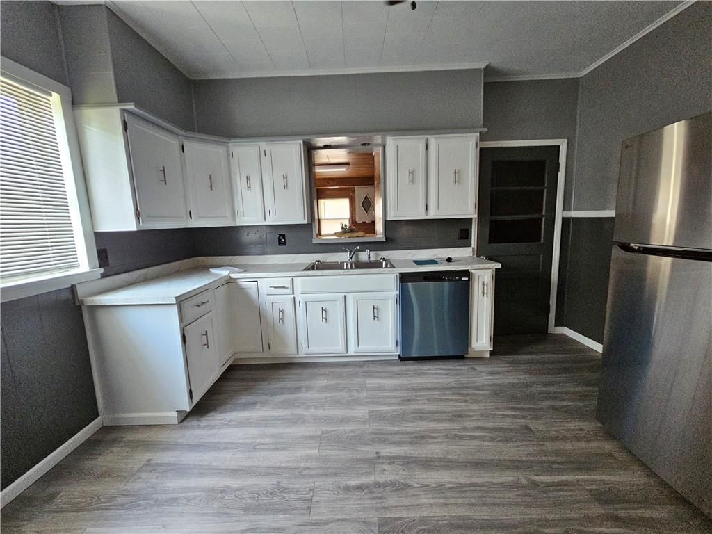 102 N Cherokee Street — photo 7