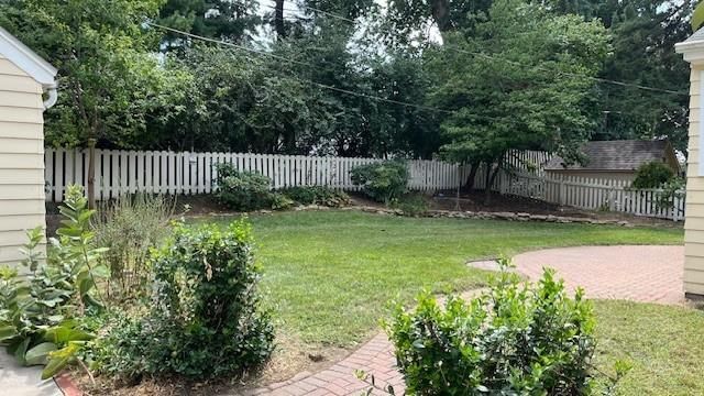 2722 Douglas Street — photo 26