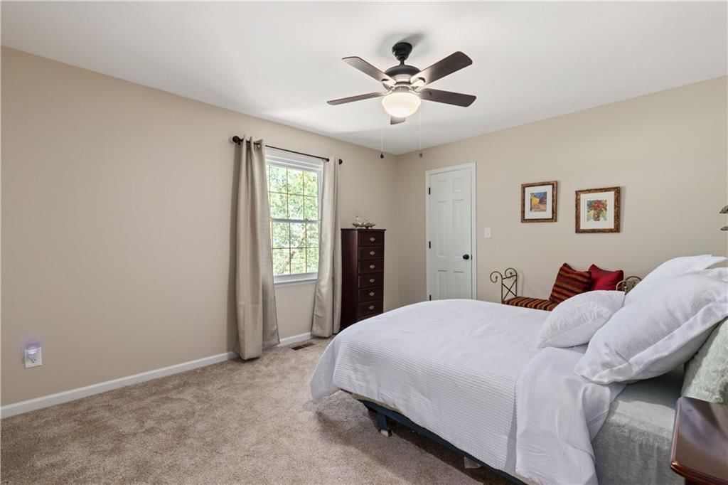 12823 Pembroke Circle — photo 43