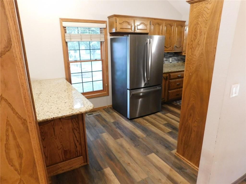 2402 S Stilwell Street — photo 11