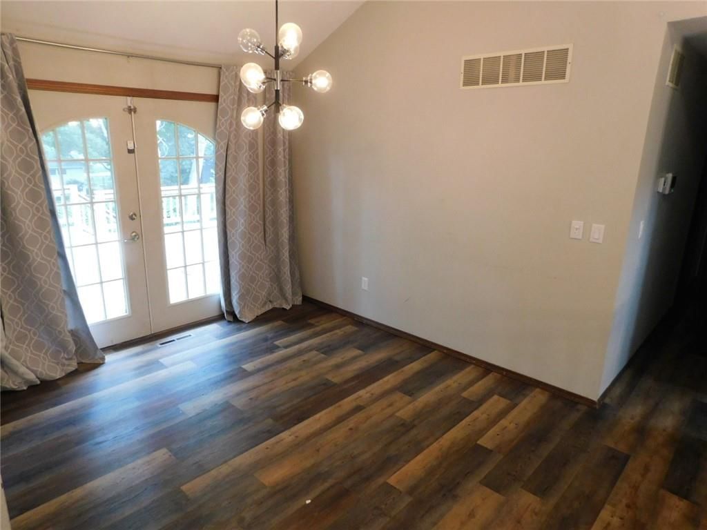 2402 S Stilwell Street — photo 9