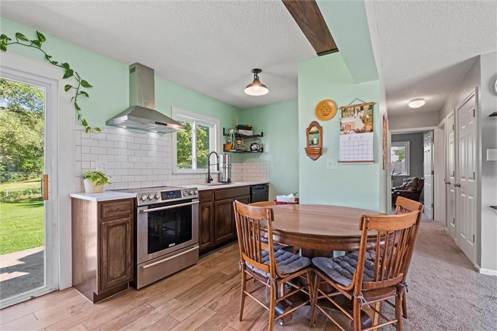 686 THORNTON Street — photo 11