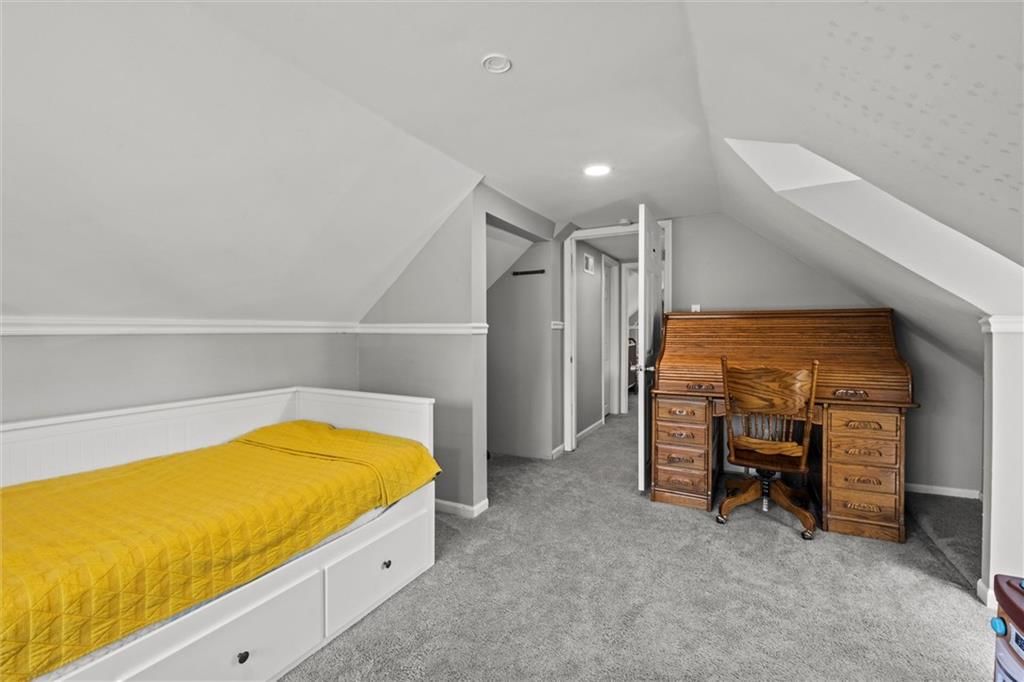 686 THORNTON Street — photo 19
