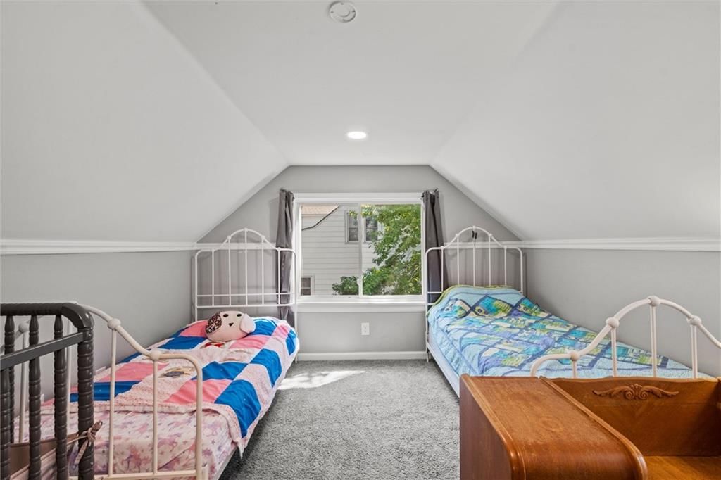 686 THORNTON Street — photo 20