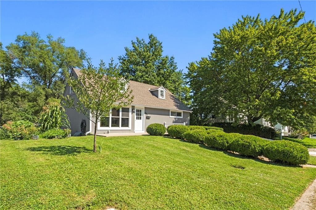 686 THORNTON Street — photo 3