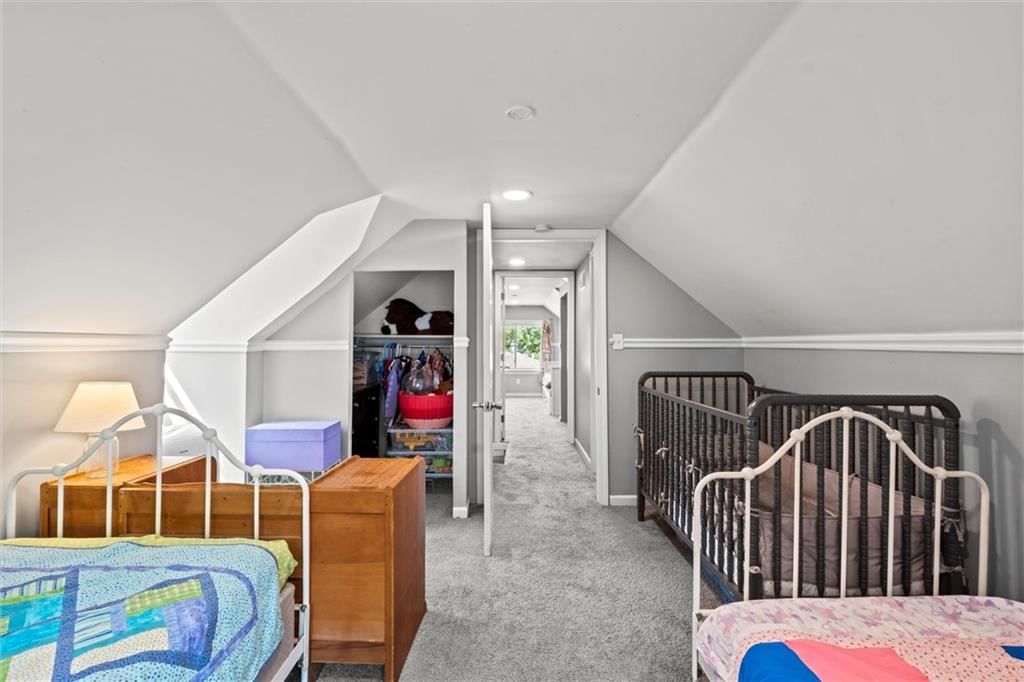 686 THORNTON Street — photo 21