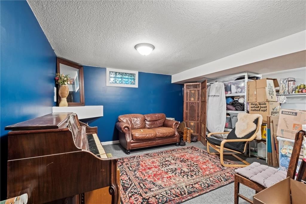 686 THORNTON Street — photo 24