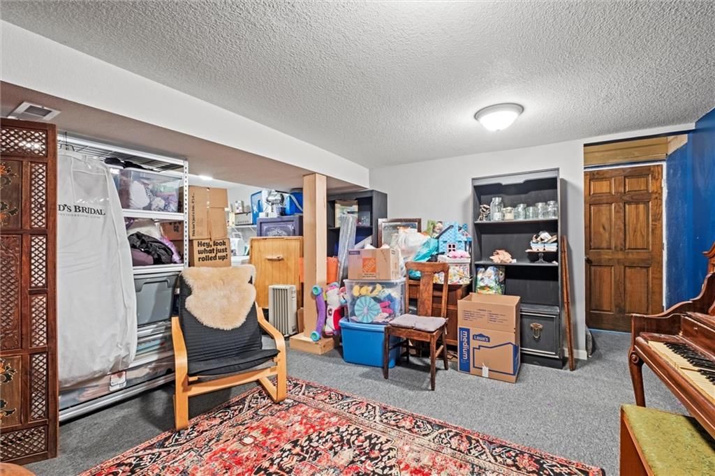 686 THORNTON Street — photo 26
