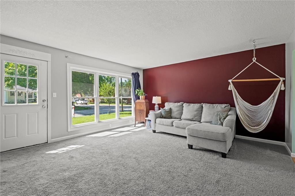 686 THORNTON Street — photo 6
