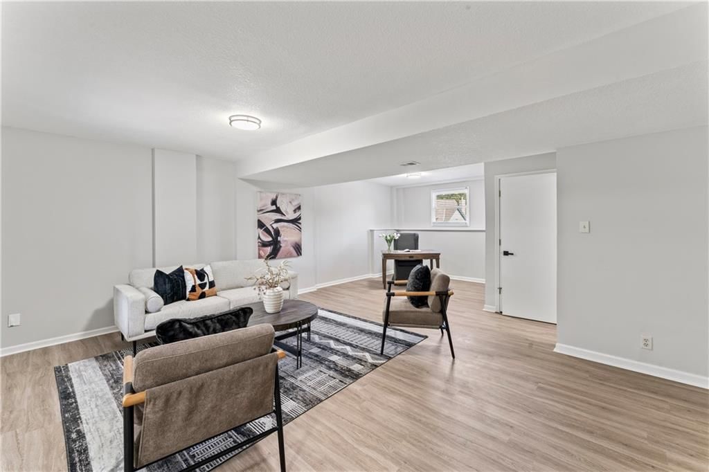 1435 W Prairie Court — photo 23
