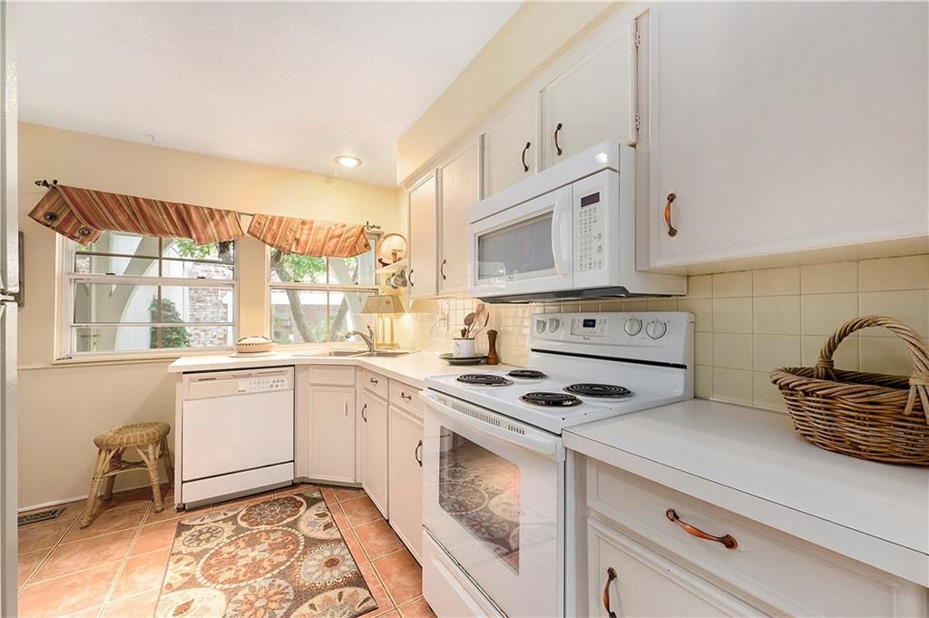10216 Conser Street — photo 17