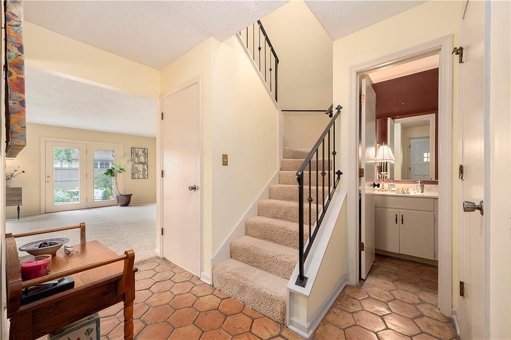 10216 Conser Street — photo 5