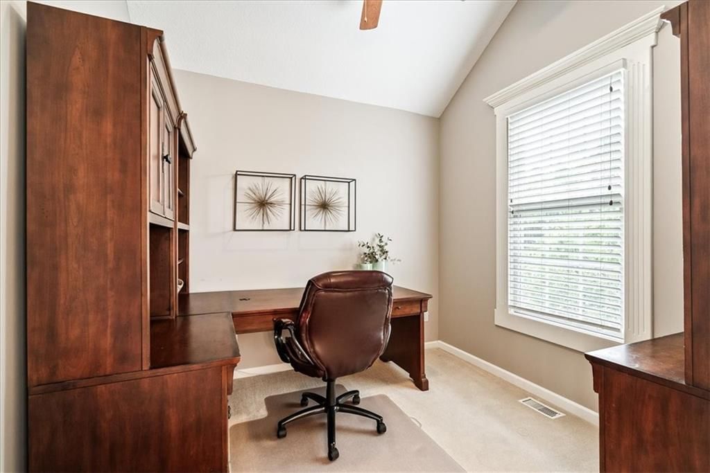 5423 W 161st Terrace — photo 8