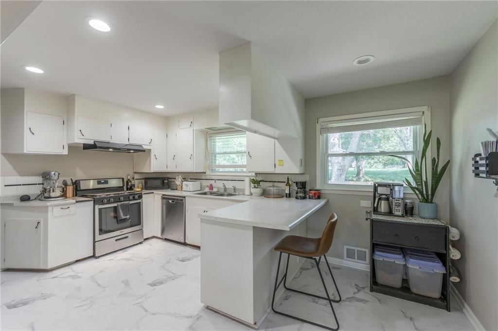 6103 NW Osage Drive — photo 10