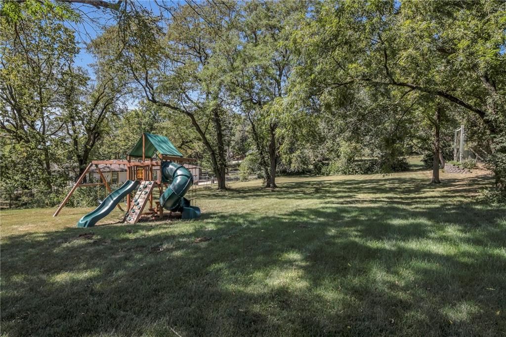 7334 Sycamore Avenue — photo 24