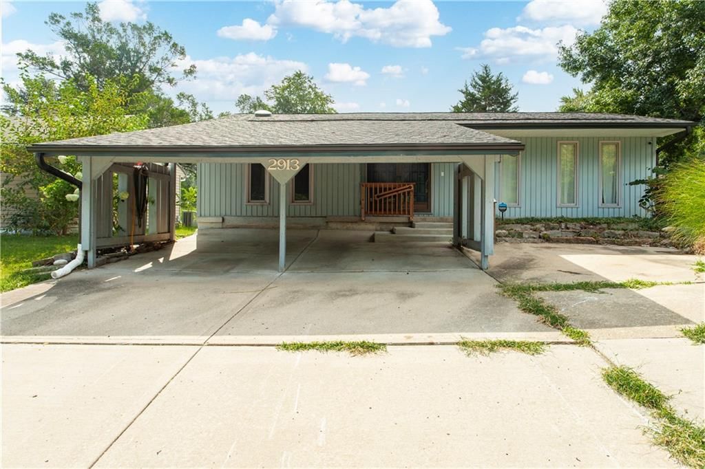2913 S Santa Fe Road — photo 2
