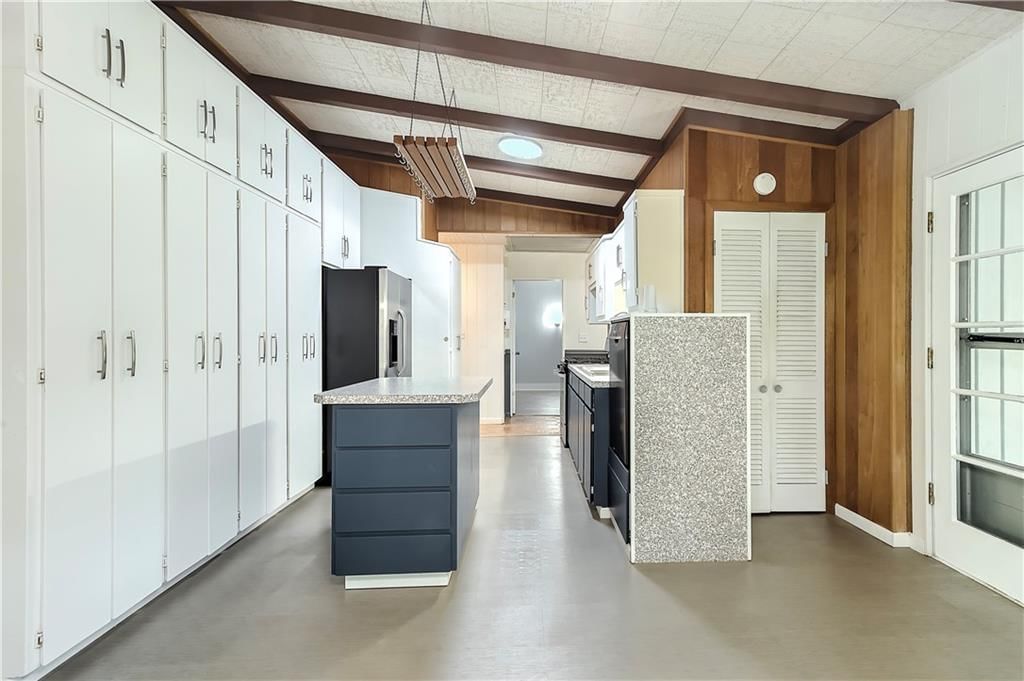 2913 S Santa Fe Road — photo 15