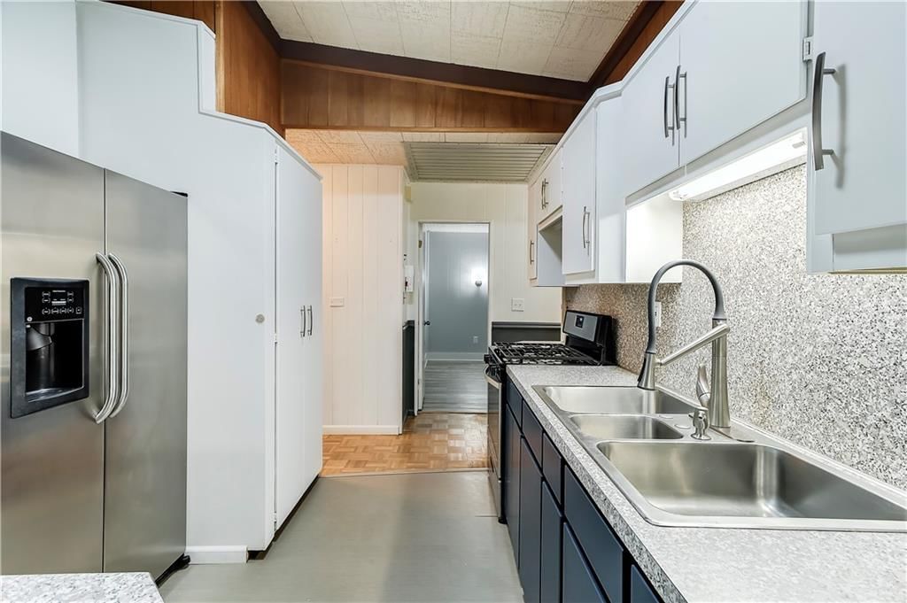 2913 S Santa Fe Road — photo 17