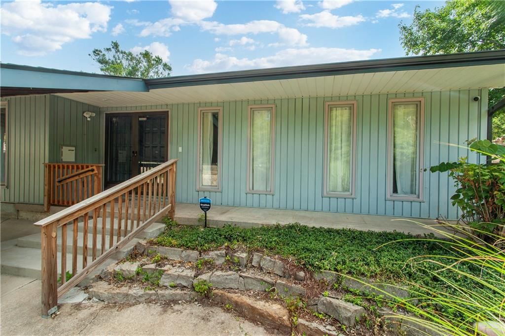 2913 S Santa Fe Road — photo 3