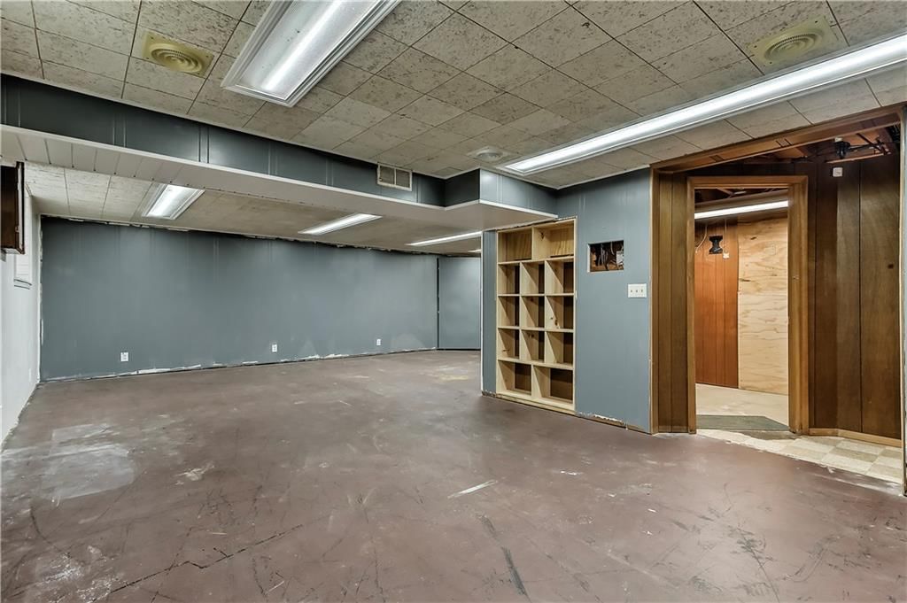2913 S Santa Fe Road — photo 31