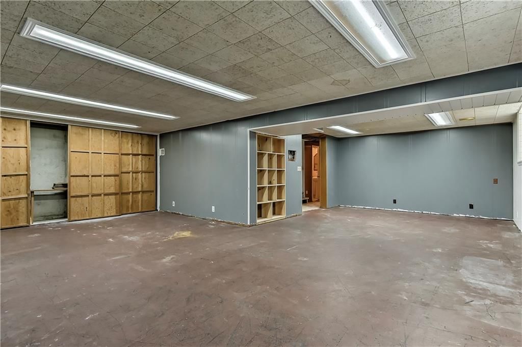 2913 S Santa Fe Road — photo 32