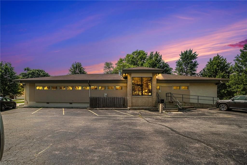 2 Holly Lane, Paola, KS