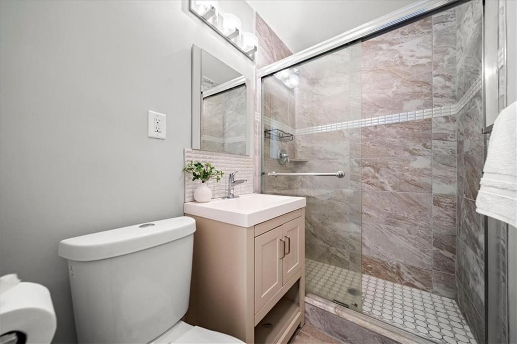 502 W 86th Terrace — photo 26
