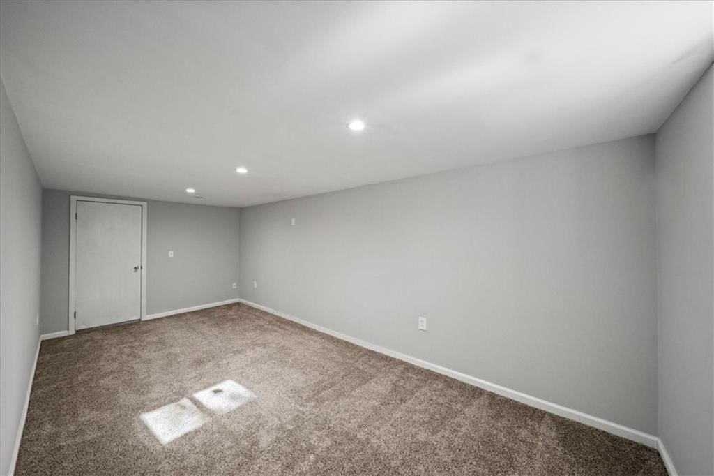502 W 86th Terrace — photo 33