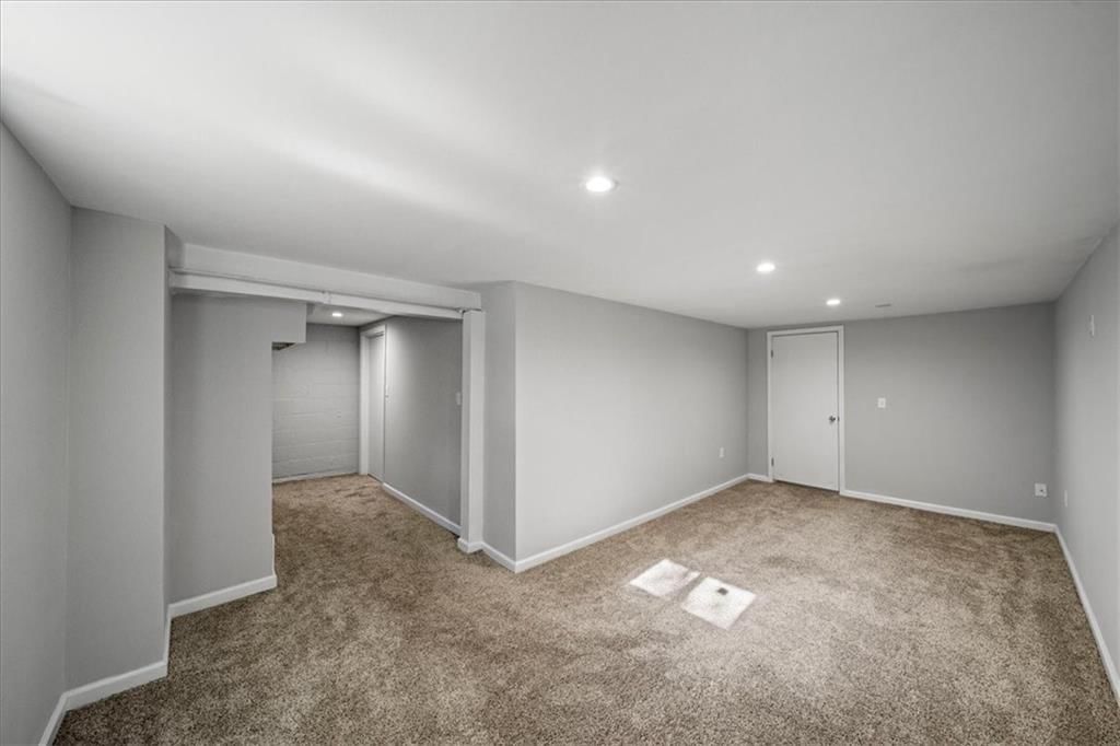 502 W 86th Terrace — photo 34