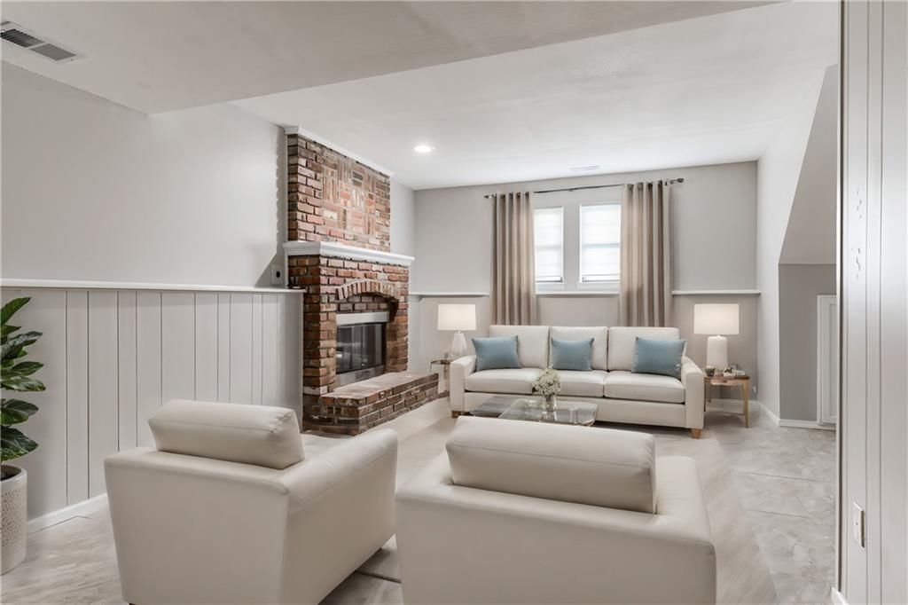 12323 S Locust Circle — photo 3