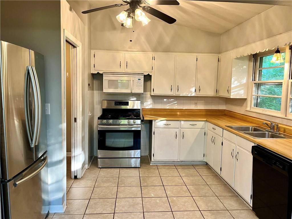1032 Anderson Street — photo 5