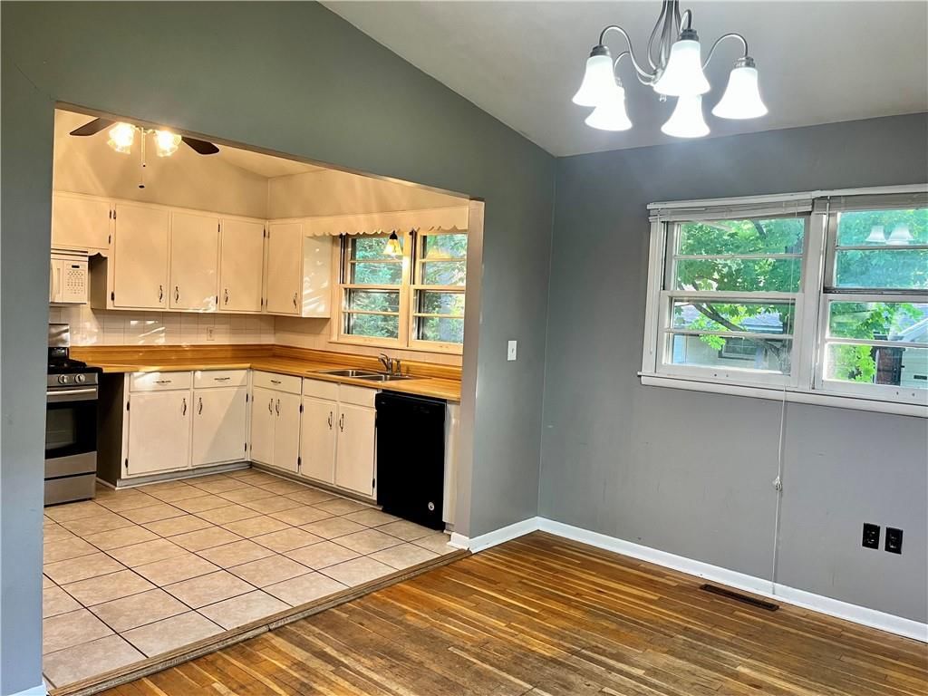 1032 Anderson Street — photo 6