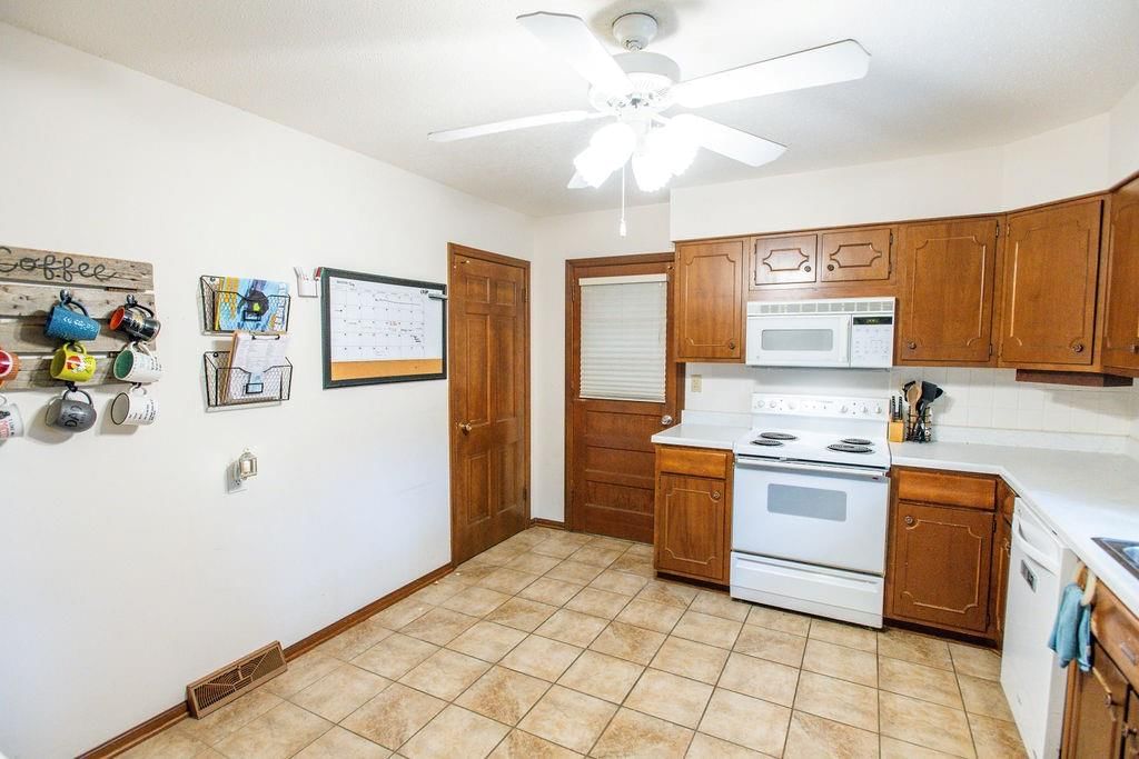 310 Jones Avenue — photo 14