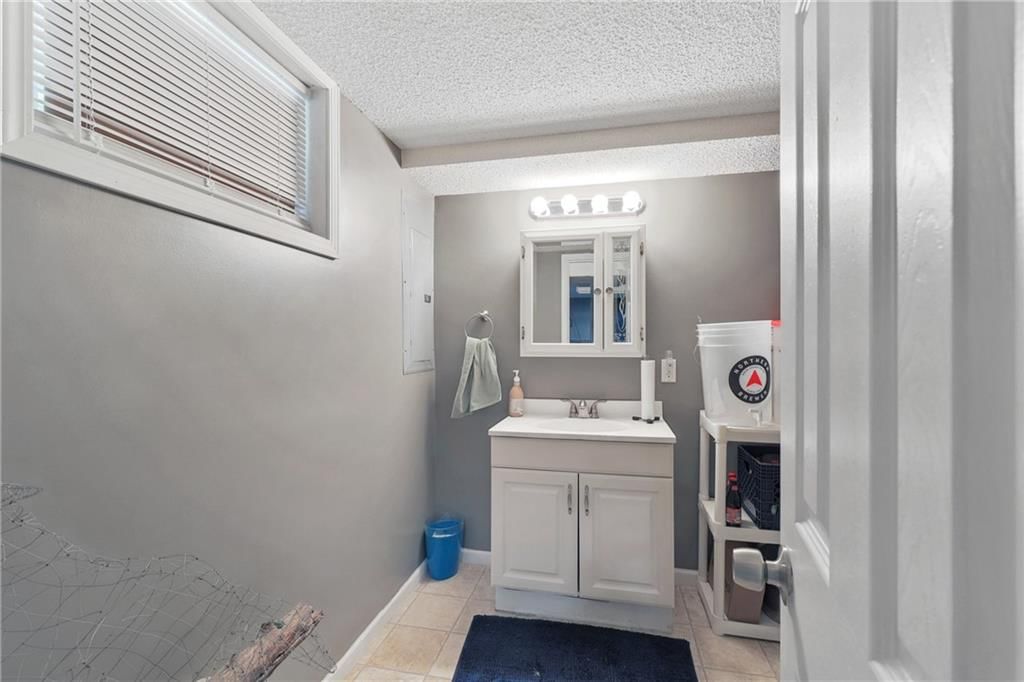 309 SW Redwood Drive — photo 16