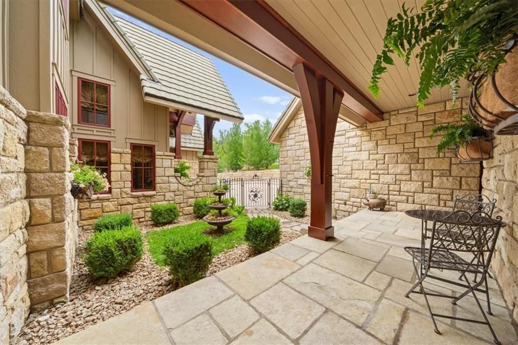 1060 Lake Viking Terrace — photo 28