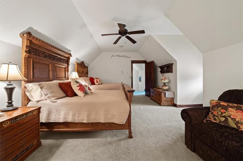 1060 Lake Viking Terrace — photo 33