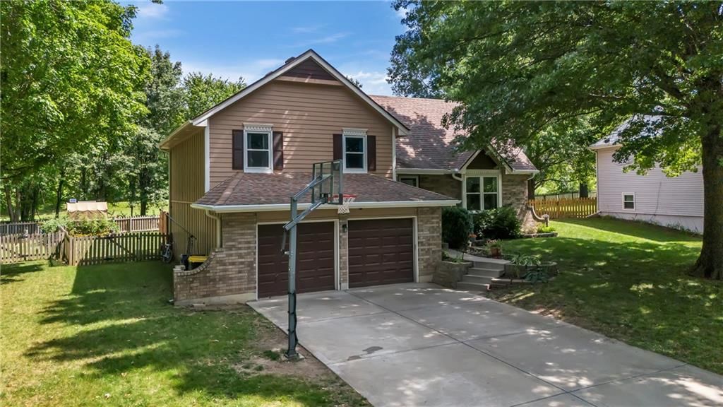 921 SW Southgate Court — photo 2