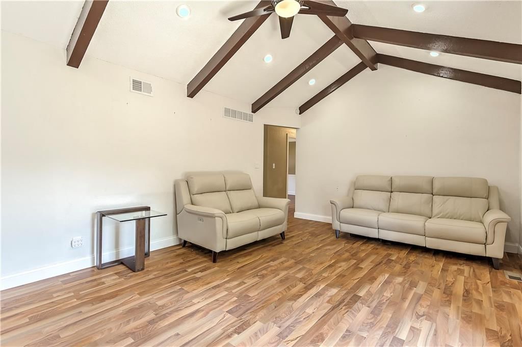 728 Trant Street — photo 13
