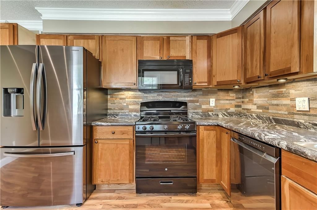728 Trant Street — photo 16