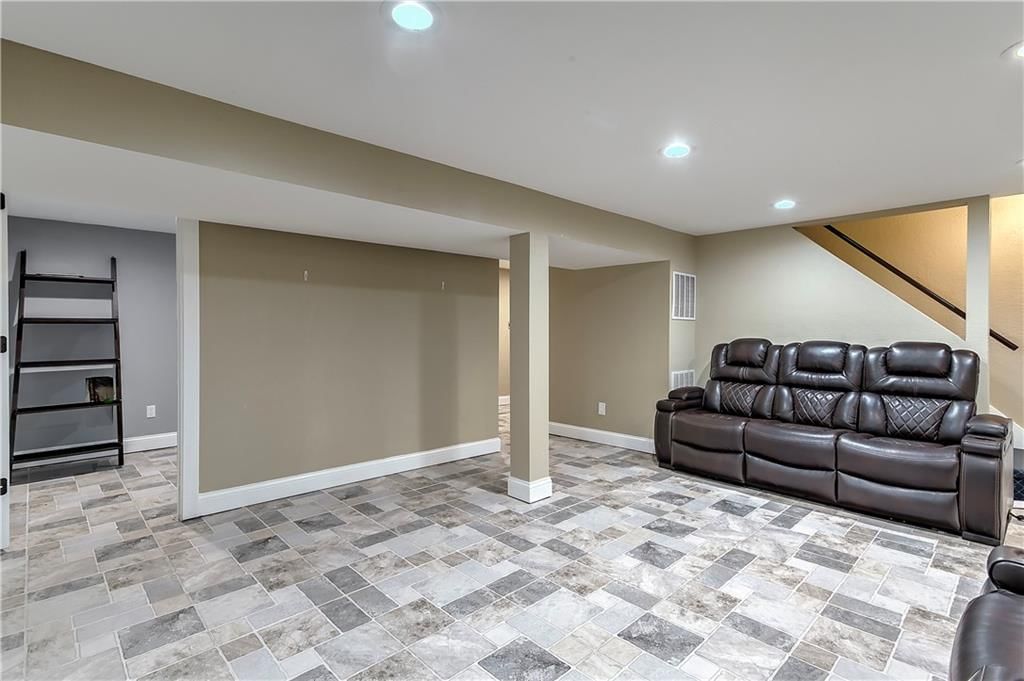 728 Trant Street — photo 25