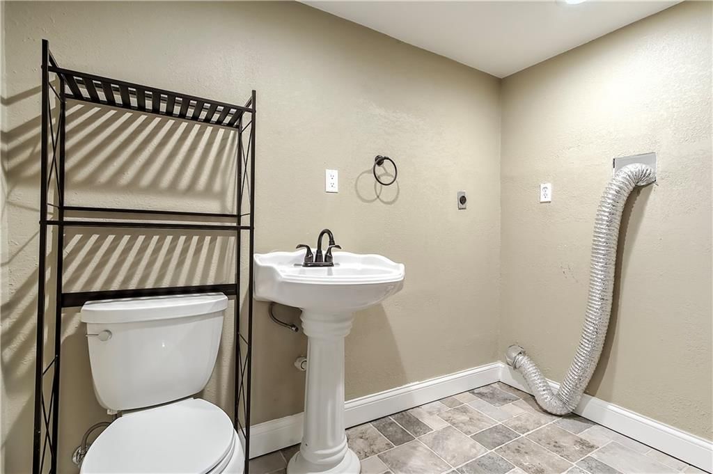 728 Trant Street — photo 27