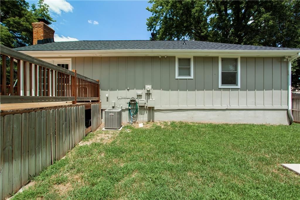 728 Trant Street — photo 8