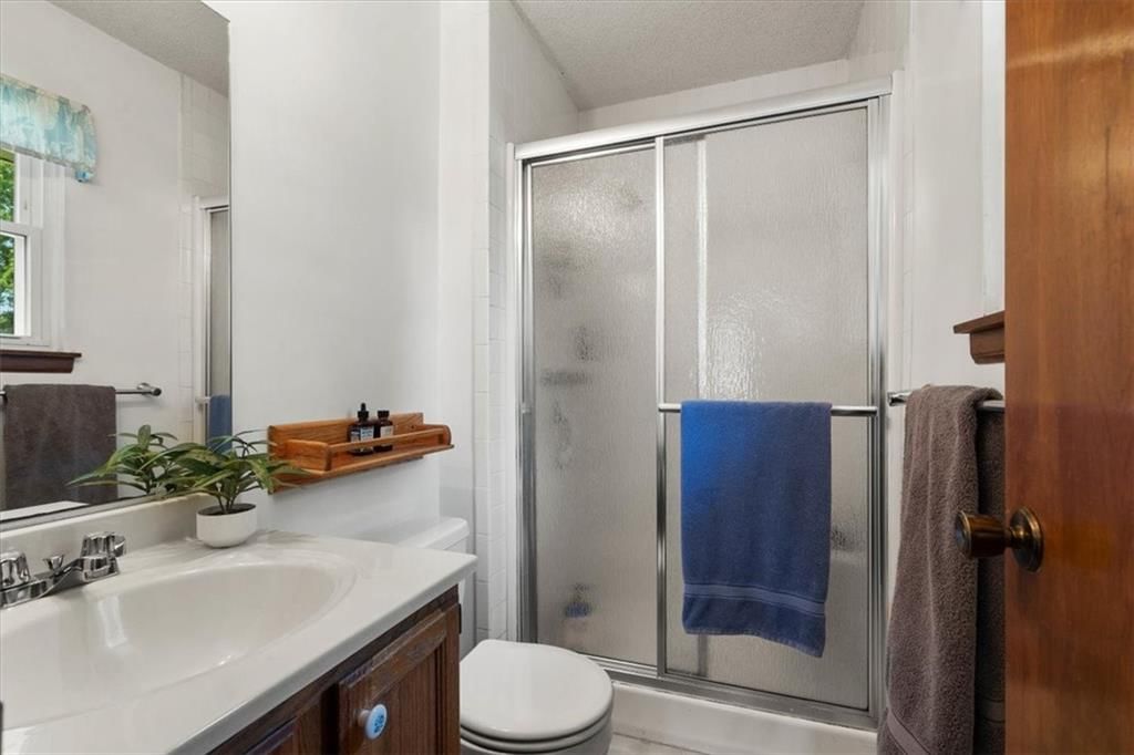 410 Crescent Street — photo 11