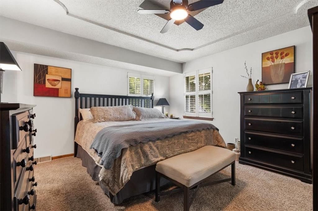 410 Crescent Street — photo 10